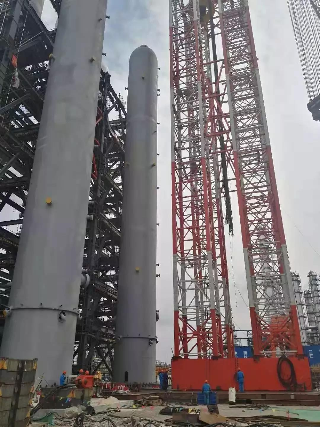 Success hoisting of three Big Macs of Shijian Maoming Petrochemical 2.jpg