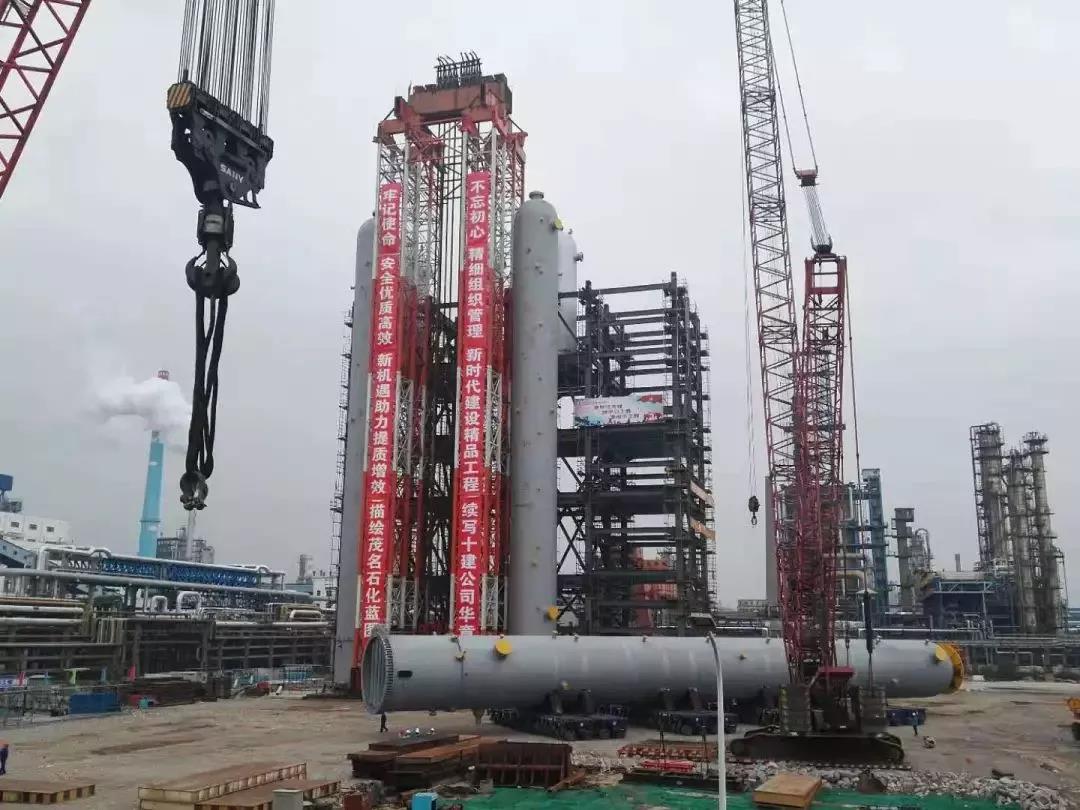 Success hoisting of three Big Macs of Shijian Maoming Petrochemical 3.jpg