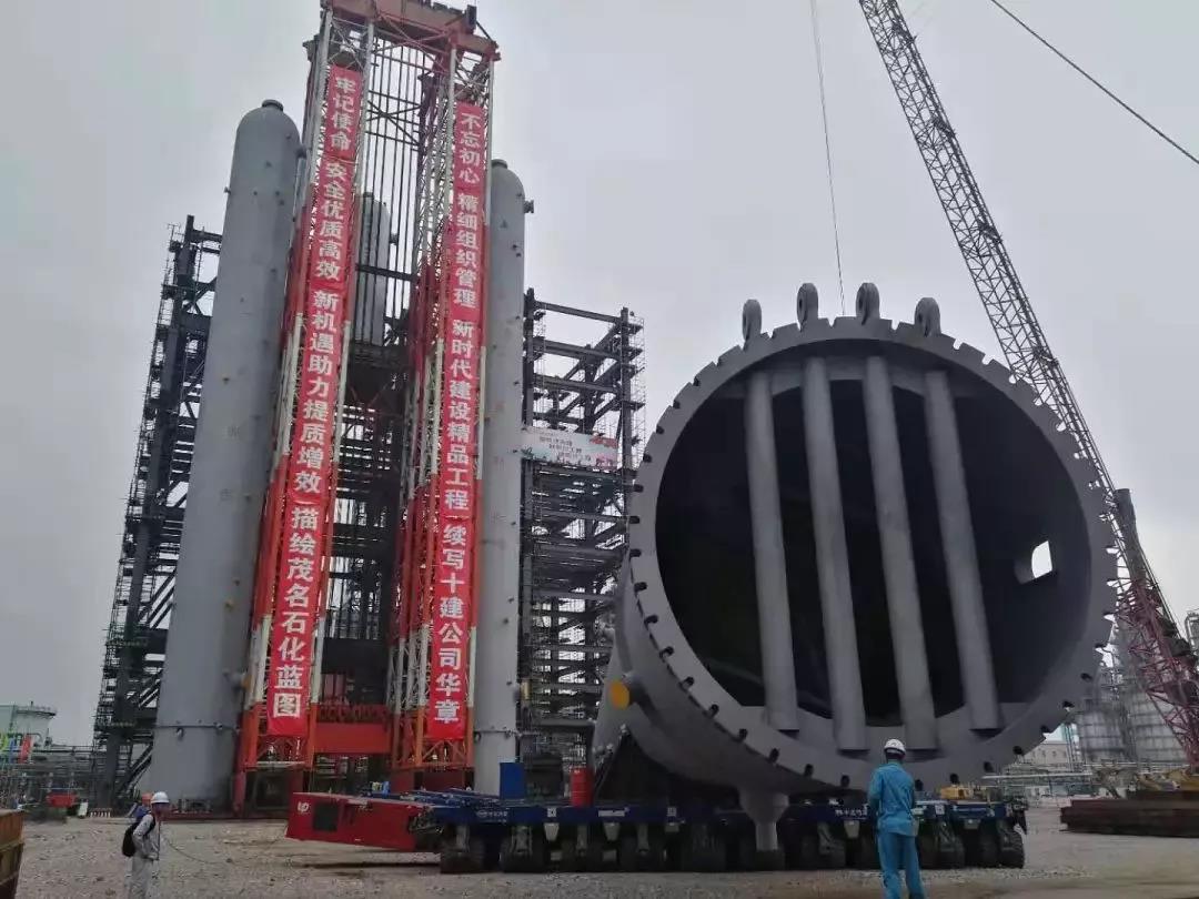 Success hoisting of three Big Macs of Shijian Maoming Petrochemical 4.jpg